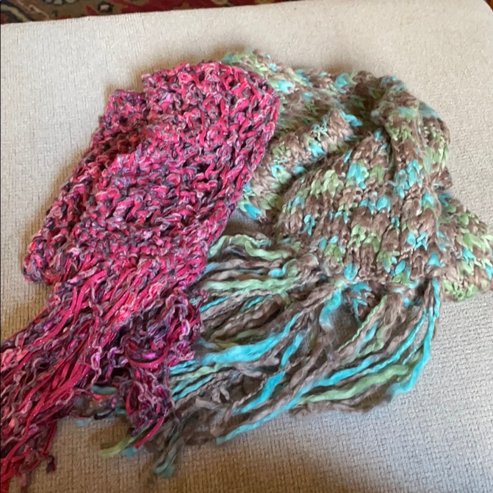 Women’s scarves